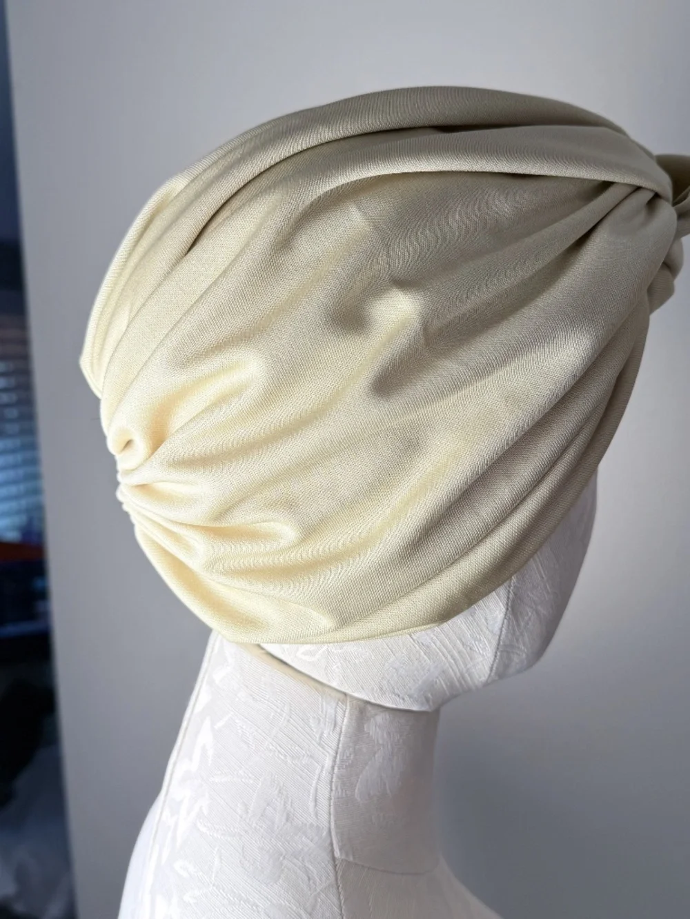Vintage Liz Hughes Creations Taupe Knit Silk-like Turban